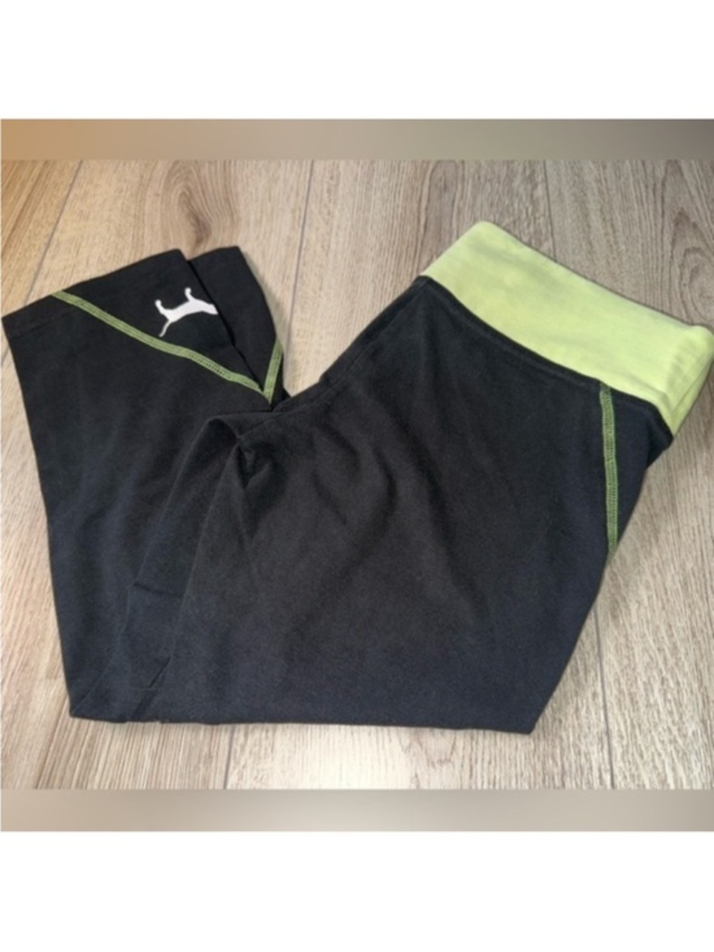 Victoria’s Secret pink green black capri crop cropped leggings tights